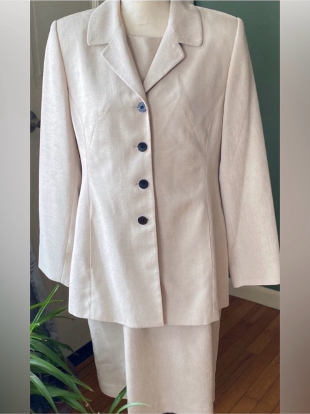 Amanda Smith classic Women's Cream Three-Piece Jacket, pants, and Skirt Set